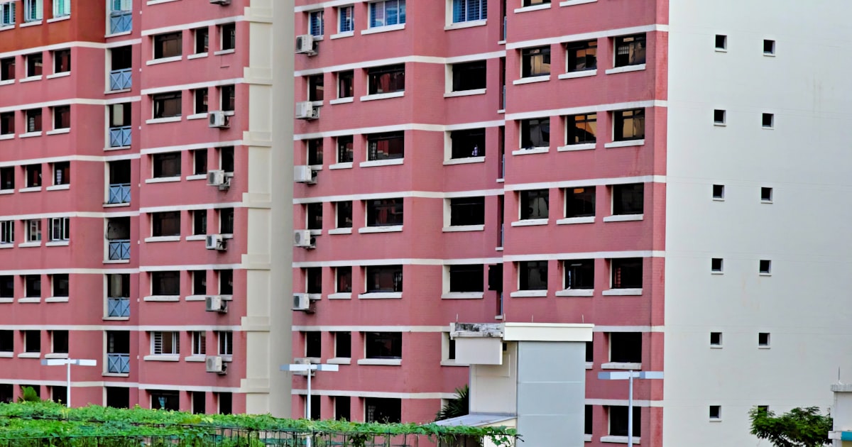 Singapore HDB flats at Henderson Road, HDB MOP surge 2026 agent playbook
